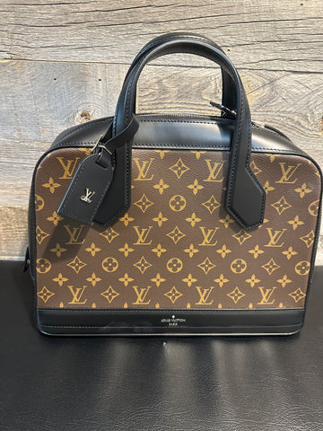 Louis Vuitton Dora MM Monogram Bag