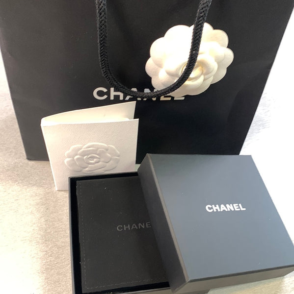 Chanel Heart Pearl CC Bracelet
