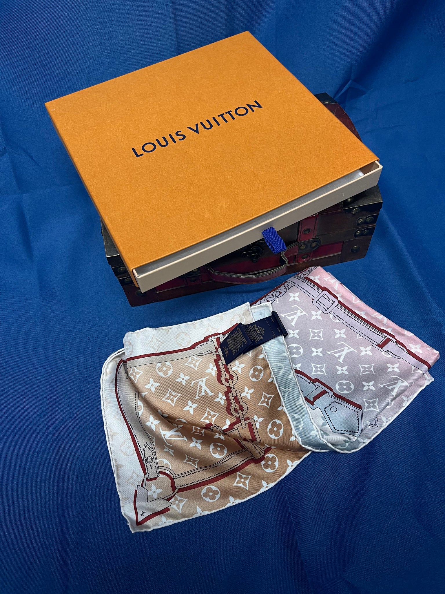 Louis Vuitton Monogram Confidential Square 90 Silk Scarf – Uptown  Cheapskate Torrance